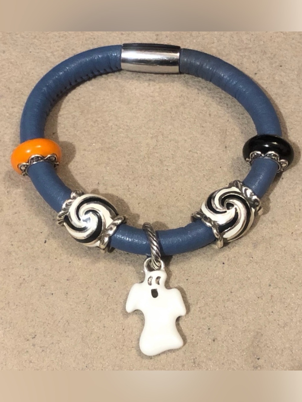 🎃Listing! 🆕 Brighton Ghost charm Enameled in white & black on both sides - Picture 9 of 10